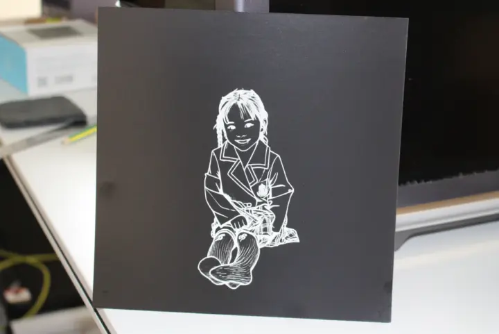 Papel de 0,8 mm grabado con el Creality Falcon T1
