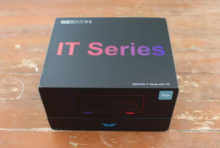 Caja del mini PC GEEKOM IT13 Max