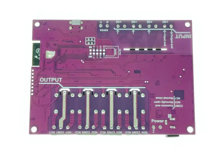 Parte inferior de la placa de relés ESP32-C5