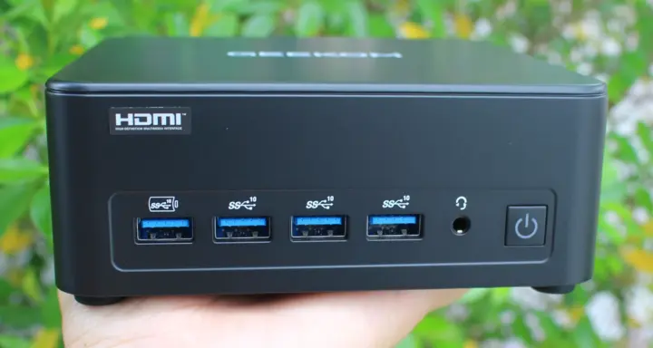 Puertos USB Tipo-A, bot&oacute;n de encendido y conector de audio de 3,5 mm