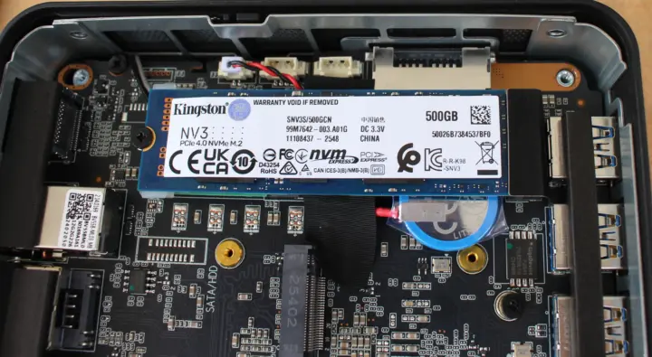SSD NVMe M.2 2280 de 500 GB y ranura para SSD M.2 2242