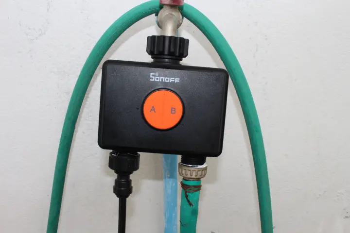 Conexión de la manguera al SONOFF Hydro DUO