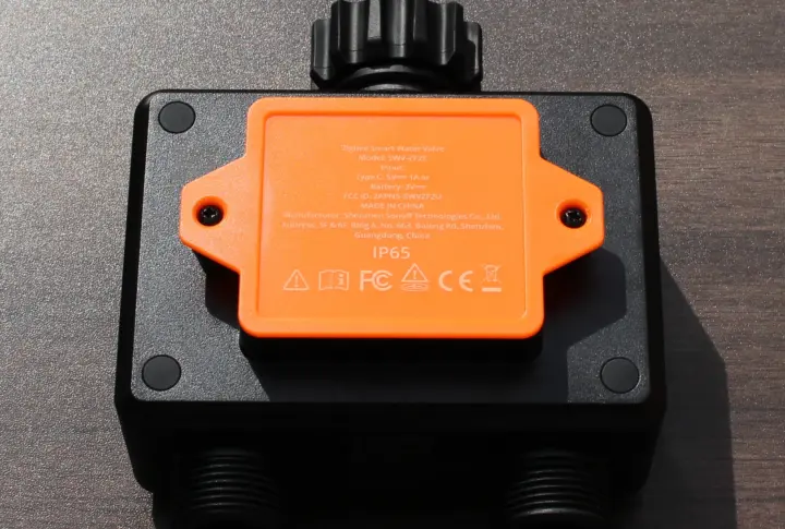 Tapa del compartimento de pilas del SONOFF Hydro DUO